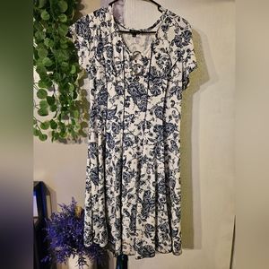 Sami and jo blue and white floral dress size L